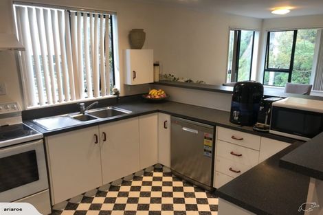 Photo of property in 18 Melrose Road, Island Bay, Wellington, 6023