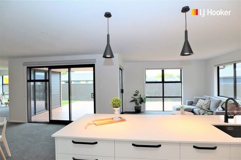 Photo of property in 5 North Foreland Street, Waihola, Milton, 9073