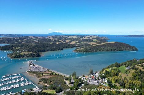 Photo of property in 16 Kanuka Road, Sandspit, Warkworth, 0982