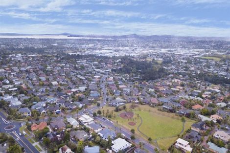 Photo of property in 14 San Casello Rise, Henderson, Auckland, 0612