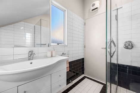 Photo of property in 2/89 Waimairi Road, Upper Riccarton, Christchurch, 8041