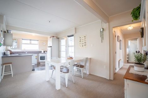 Photo of property in 16 Cavendish Crescent, Awapuni, Palmerston North, 4412