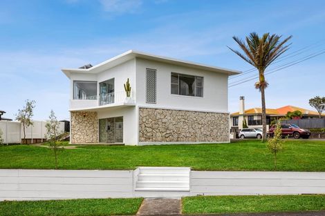 Photo of property in 8 Wallace Place, Westown, New Plymouth, 4310