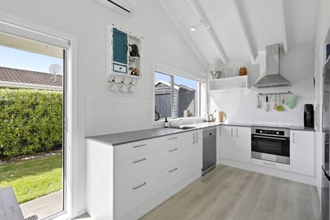 Photo of property in 3a Compton Place, Mount Maunganui, 3116