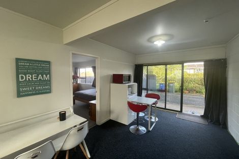 Photo of property in 4/13 Northall Road, New Lynn, Auckland, 0600