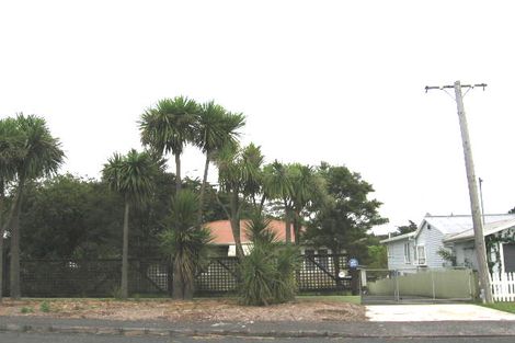 Photo of property in 45 Awaroa Road, Sunnyvale, Auckland, 0612