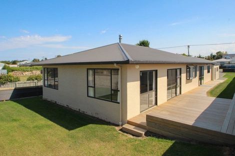 Photo of property in 42 Gordon Street, Weston, Oamaru, 9401