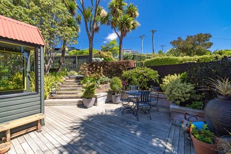 Photo of property in 5 Te Ara Crescent, Diamond Harbour, Lyttelton, 8971