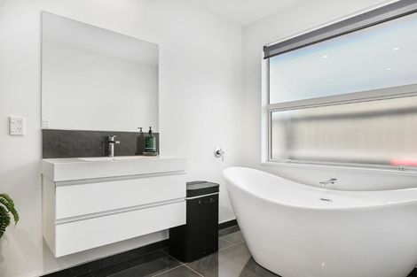 Photo of property in 18 Taiore Crescent, Marshland, Christchurch, 8083