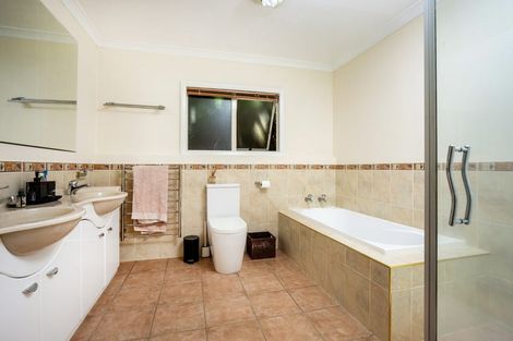 Photo of property in 9 Falstone Lane, Browns Bay, Auckland, 0630