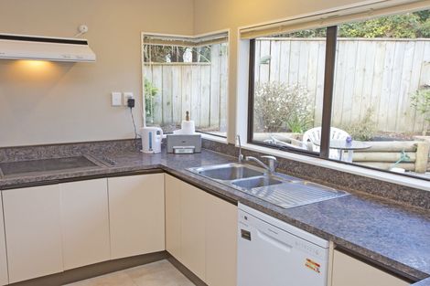 Photo of property in 1 Springdale Grove, Fitzherbert, Palmerston North, 4410