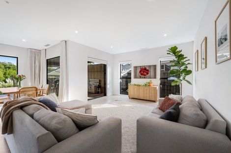 Photo of property in 25a Marvon Downs Avenue, Pakuranga Heights, Auckland, 2010