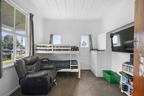 Photo of property in 15 Standish Street, Westown, New Plymouth, 4310