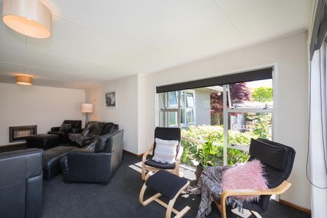 Photo of property in 11 Dorset Crescent, Hokowhitu, Palmerston North, 4410