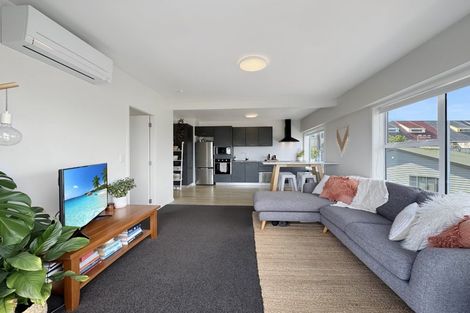 Photo of property in 6/32 Akaroa Drive, Maupuia, Wellington, 6022