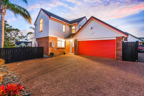 Photo of property in 1/22 Cherub Place, West Harbour, Auckland, 0618