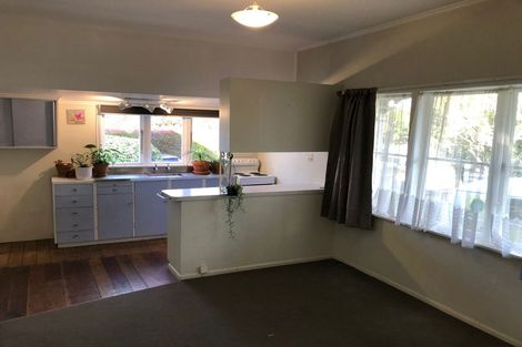 Photo of property in 51 Onewa Road, Northcote, Auckland, 0627