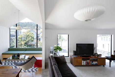 Photo of property in 76 Brougham Street, Mount Victoria, Wellington, 6011