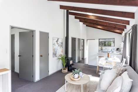 Photo of property in 1 Te Uruhi Grove, Paraparaumu, 5032