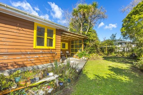 Photo of property in 11 Richard Grove, Stokes Valley, Lower Hutt, 5019