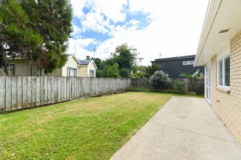 Photo of property in 2 Paramu Avenue, Birkdale, Auckland, 0626