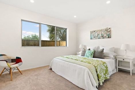 Photo of property in 8b Karamu Street, Te Atatu Peninsula, Auckland, 0610