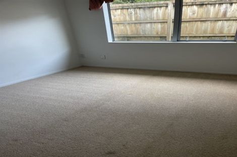 Photo of property in 98 Tiriwa Drive, Massey, Auckland, 0614