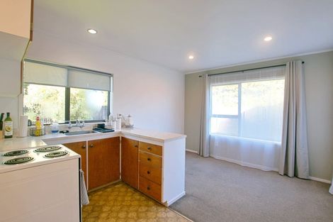 Photo of property in 2/13 Frank Evans Place, Henderson, Auckland, 0610