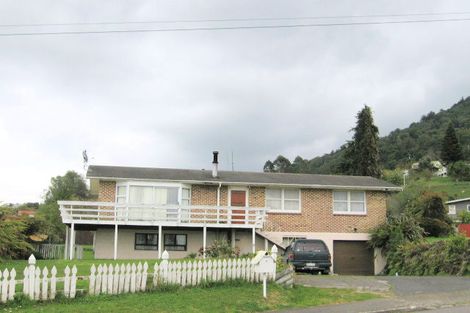 Photo of property in 5 Henry Street, Western Heights, Rotorua, 3015