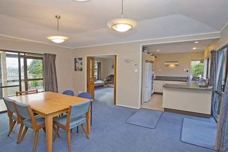 Photo of property in 1 Springdale Grove, Fitzherbert, Palmerston North, 4410