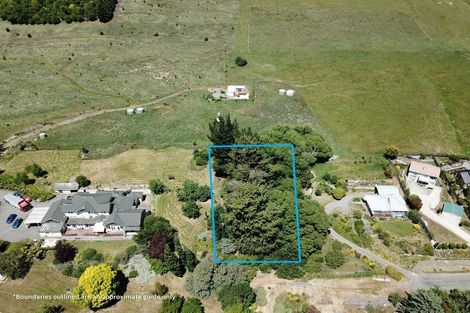 Photo of property in 1 Oxford Street, Waikari, 7420
