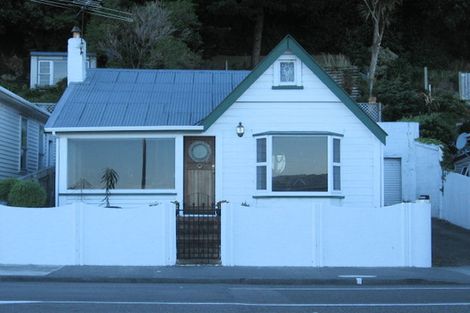 Photo of property in 67 Muritai Road, Eastbourne, Lower Hutt, 5013