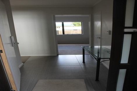 Photo of property in 40a Omahu Road, Greenlane, Auckland, 1051