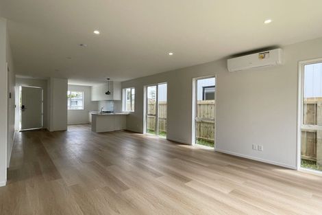 Photo of property in 3b Kaniere Place, Half Moon Bay, Auckland, 2012