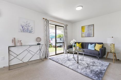 Photo of property in 1/37 View Road, Henderson, Auckland, 0612