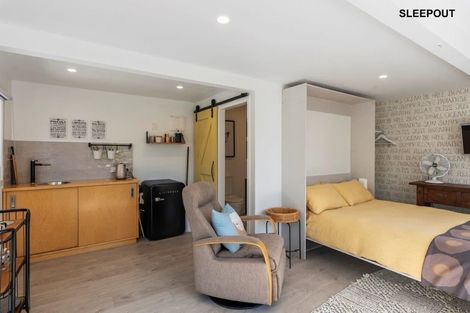 Photo of property in 27 Hemara Street, Waikanae Beach, Waikanae, 5036