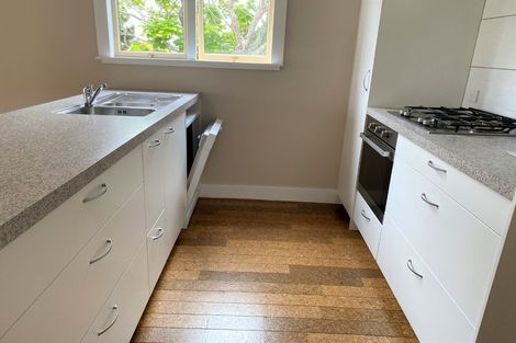 Photo of property in 32 Bonithon Avenue, Moturoa, New Plymouth, 4310