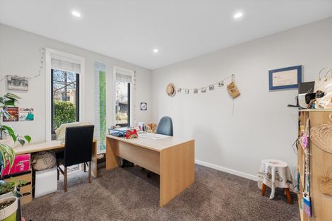 Photo of property in 6 Takahe Lane, Wanaka, 9305