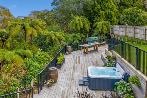 Photo of property in 22 Kinross Drive, Merrilands, New Plymouth, 4312