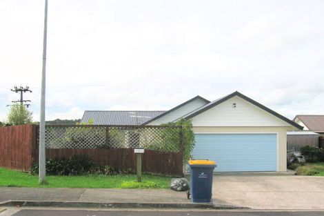 Photo of property in 2 Lasque Place, Glen Eden, Auckland, 0602