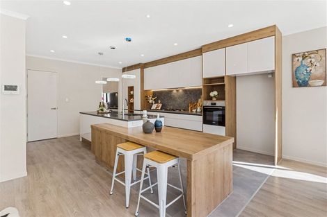 Photo of property in 1 Pae Lane, Flat Bush, Auckland, 2019