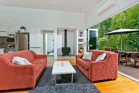 Photo of property in 16c Charmaine Road, Torbay, Auckland, 0630