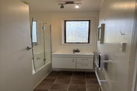 Photo of property in 6 Mountbatten Place, Papakura, 2110