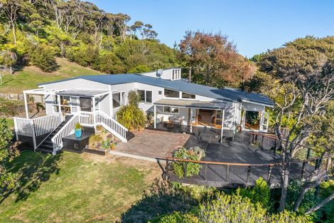 Photo of property in 92 Paekakariki Hill Road, Pauatahanui, Porirua, 5381