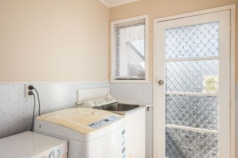 Photo of property in 9 Fairfax Terrace, Frankleigh Park, New Plymouth, 4310