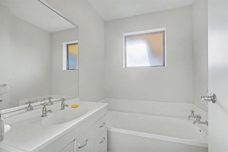 Photo of property in 1 Rochfort Place, Westport, 7825