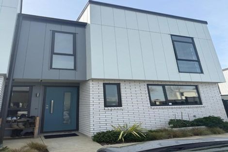 Photo of property in 32 Cessna Crescent, Mangere, Auckland, 2022