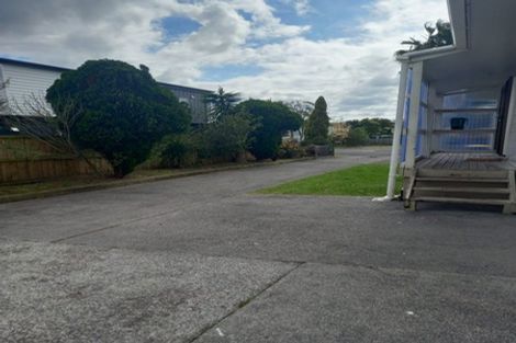 Photo of property in 6 Balwyn Place, Clendon Park, Auckland, 2103