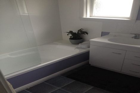 Photo of property in 13 Bateman Avenue, Bryndwr, Christchurch, 8053