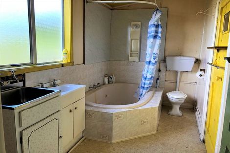 Photo of property in 1 Allan Street, Waiwera South, Clinton, 9584